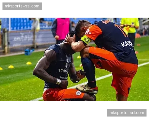 蒙彼利埃对阵欧塞尔，上半场出现两次因球员抽筋导致的长时间治疗中断