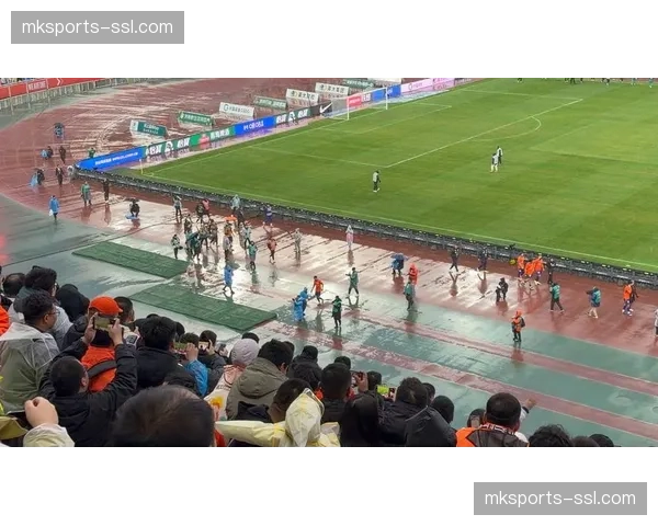 【2026年4月中超联赛·非赛事·特写中超赛场外的“第二现场”：各地球迷协会组织观赛活动升温