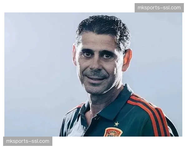 西甲传奇球星耶罗出席非洲足球学校奠基仪式